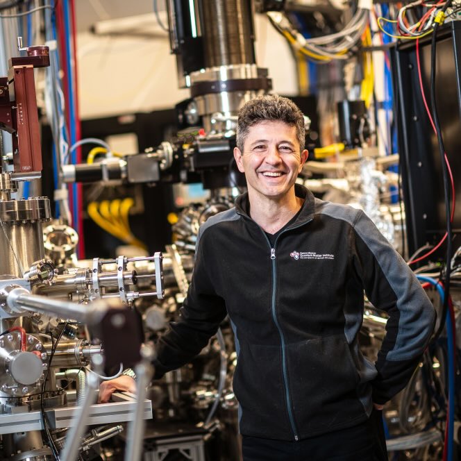 Andrea Damascelli in the QM Lab